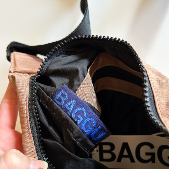 NWT Baggu Cocoa Small Crescent Nylon Crossbody Bag - Picture 6 of 6